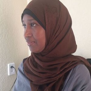 Meet your Posher, Safia